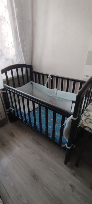 Продам кроватку детскую.