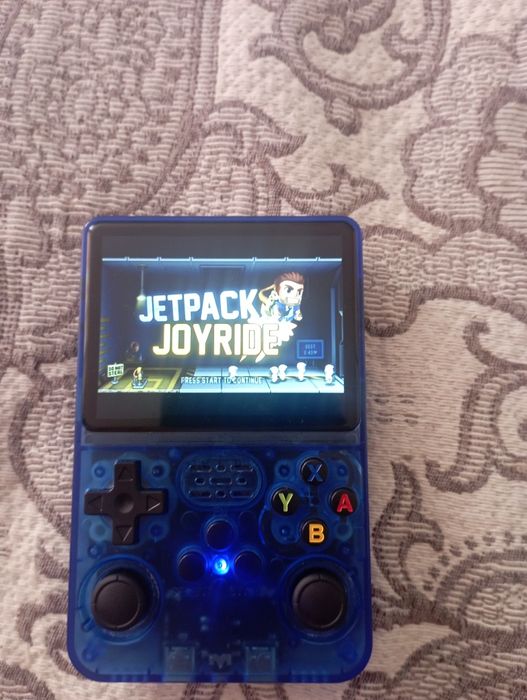 Приставка r36s прошитая (продам-обмен)