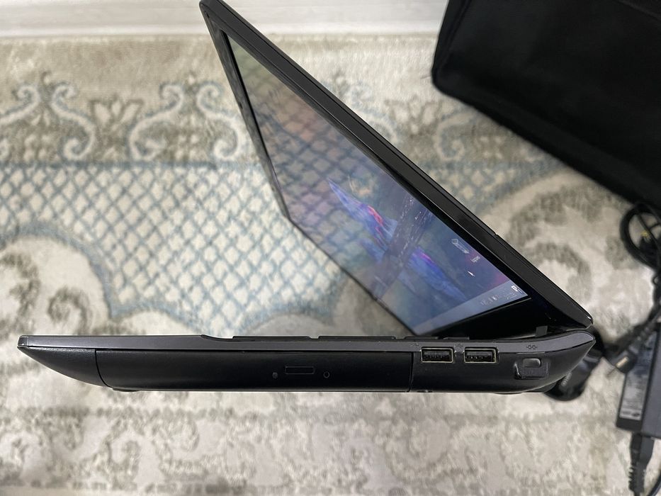 Продам ноутбук Samsung NP300