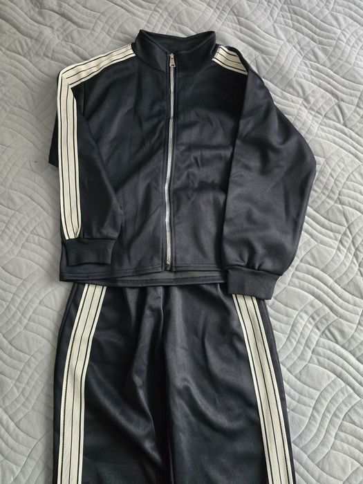 Продам спортивный костюм