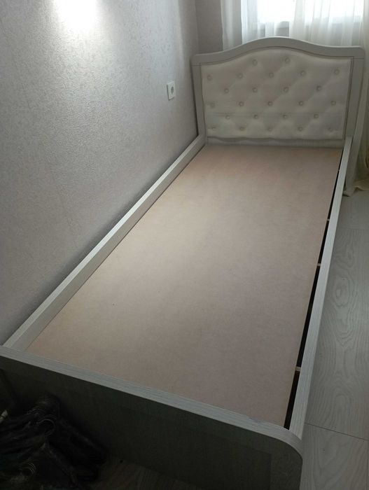 Продам кровати из МДФ.