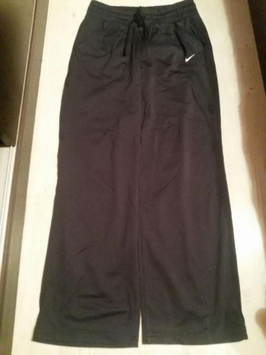 Дамски анцуг Nike