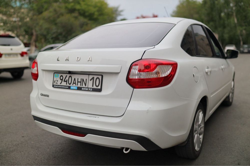 Lada Granta 2023 лифтбек