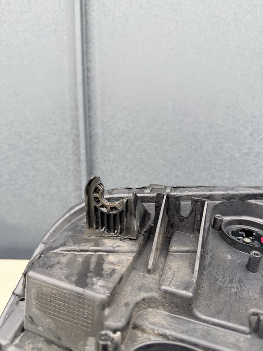 Far dreapta BMW X3 F25 bixenon adaptiv europa