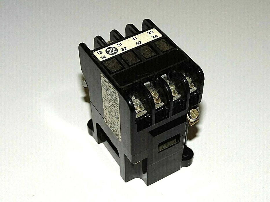 Контактори Siemens  3TH8031-0A, 3TH8022-0A и 3TA 68 02 - 0A