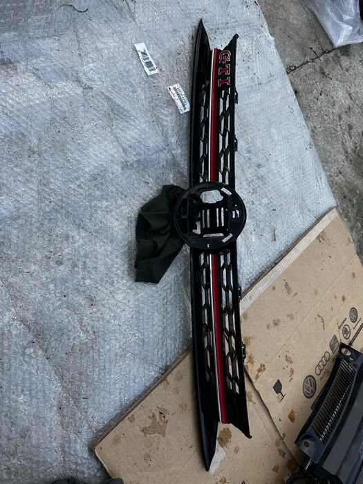 Grilă radiator vw polo 2.g.gti.cod:2G0853651.J.