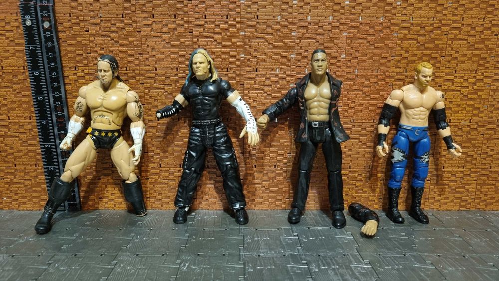 WWE RAW фигури кечисти