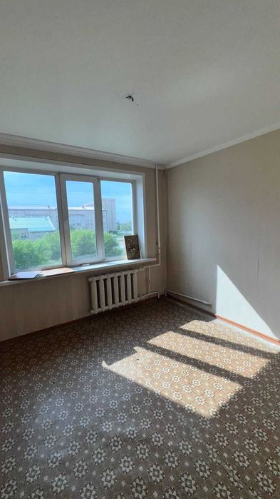 Продам 5-ти комн кв. район Вектора.