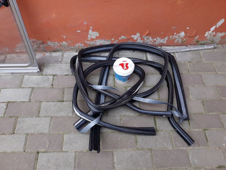 Geamuri frontal rulota