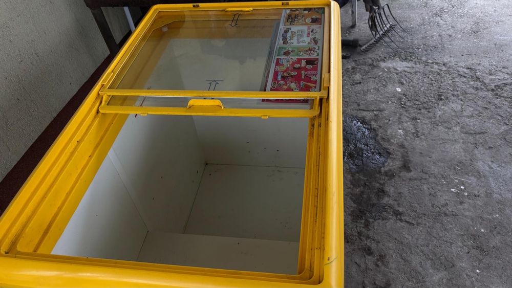 Lada frigorifica inghetata