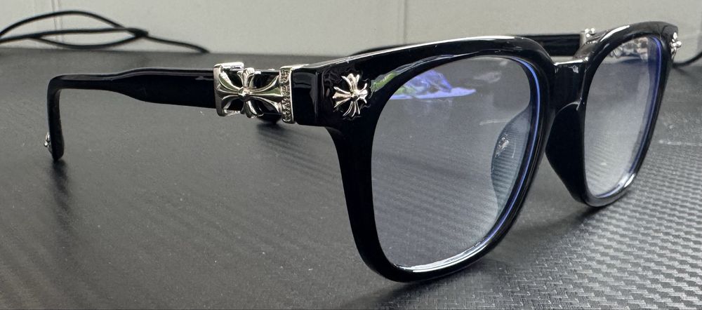 Черни очила на Chrome Hearts