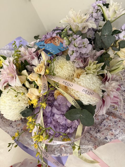 Обьемный букет с Desso flowers