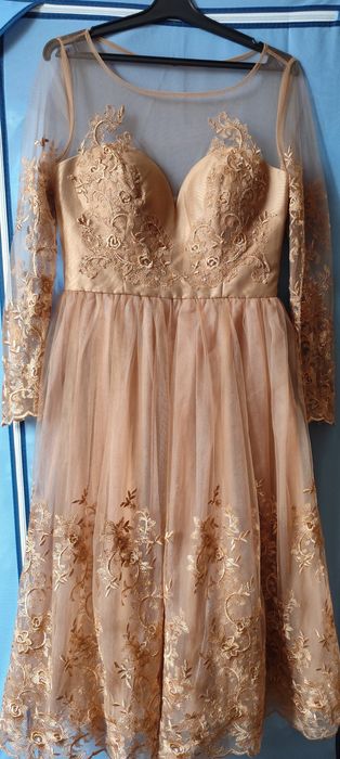 Rochie elegantă.