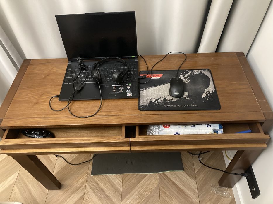 Продам качественный стол