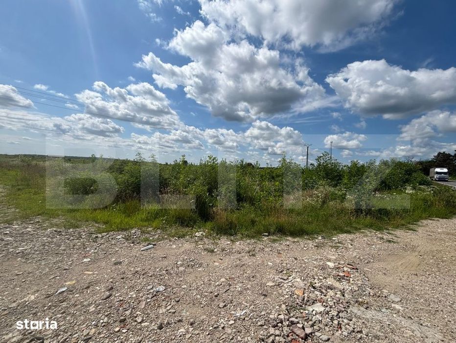 Teren intravilan, 1.576 mp, dubla deschidere, drum privat  – DN