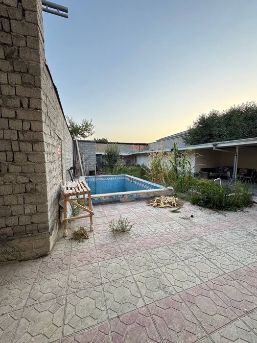 Yer uchaska srochno sotiladi.