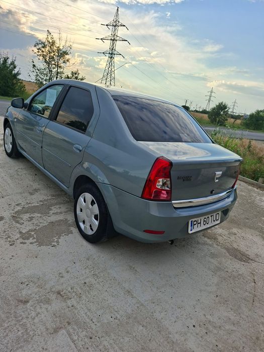Vând Dacia Logan mod LAUREAT