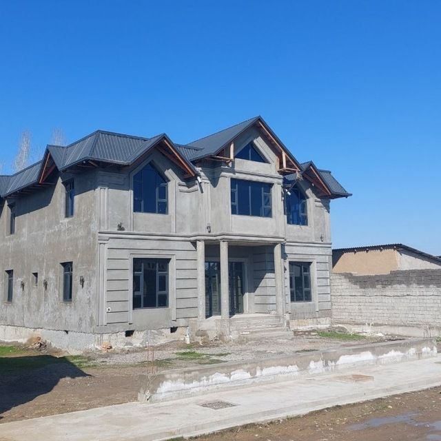 Uy sotiladi 80 % bitgan