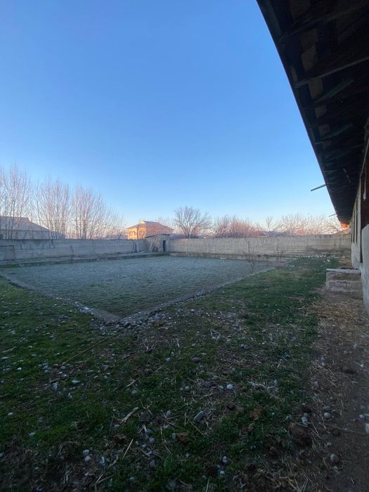 Kitob sufi qishlog'i 8 sotok 7 xona