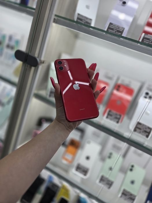 Humor GSM oferă spre vânzare / iPhone 11 / 128 GB / Red / Garanție 12 luni / Rate