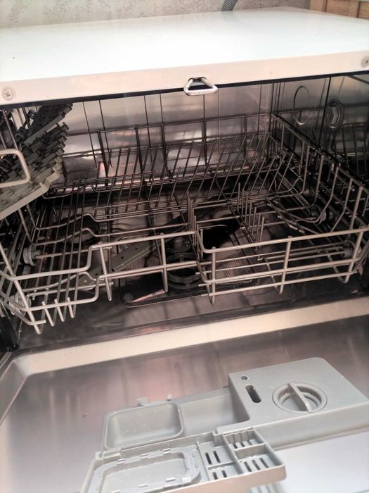 Компактна мини съдомиялна тип кубче Hotpoint Ariston HCD 662 S EU - 6 комплекта