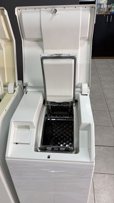 Miele Softtronic W 643 F пералня с горно отваряне капацитет до 6 кг  /24 мес гаранция