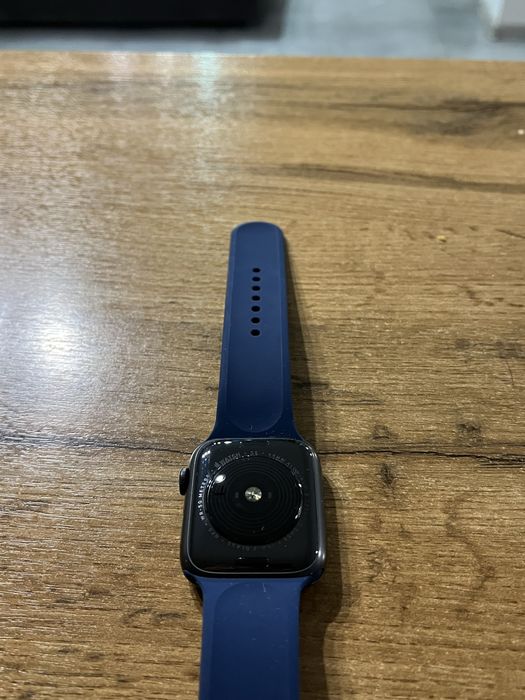 Продам Apple watch Se 44мм