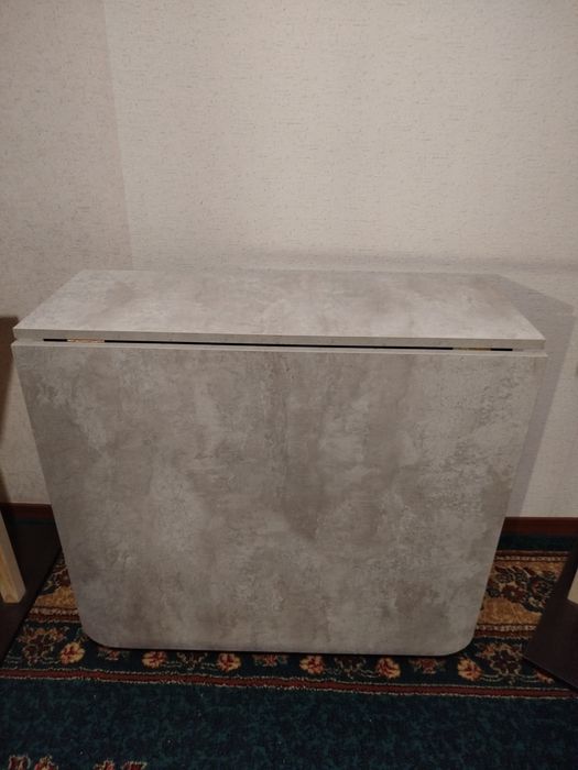 Продам стол книжку