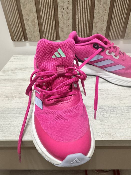 Кроссовки Адидас