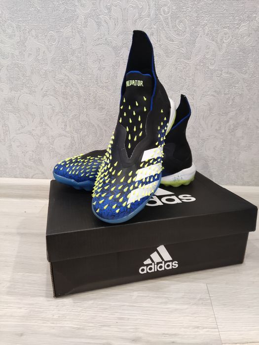 Бутсы (сороконожки)