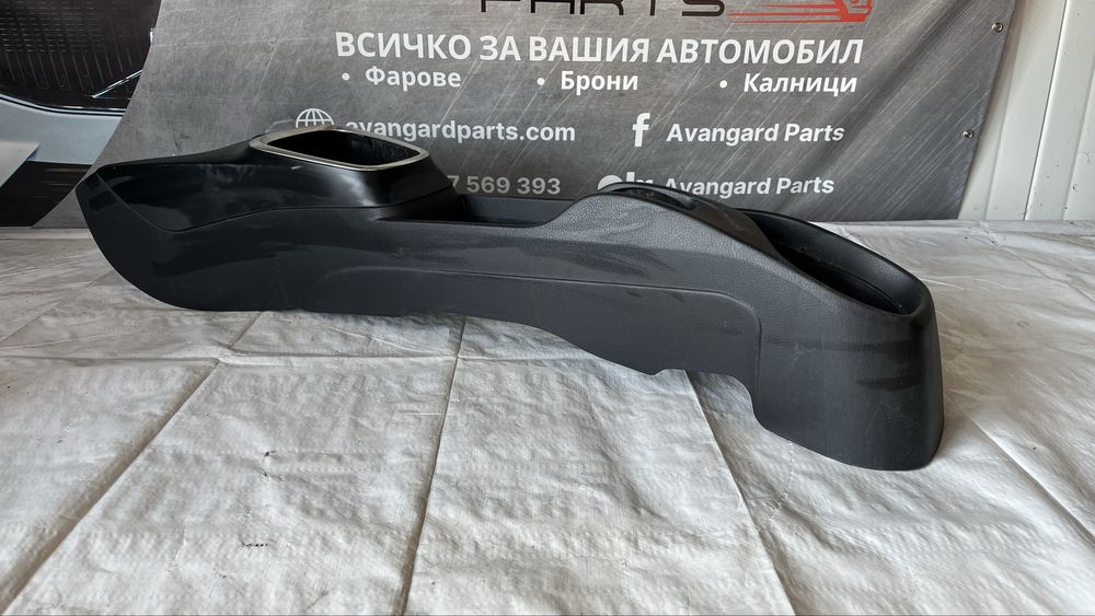 Средна конзола Toyota Yaris 3 2017-