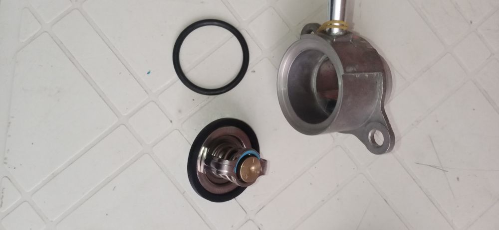 Термостат от Нексии 1.6 dohc.