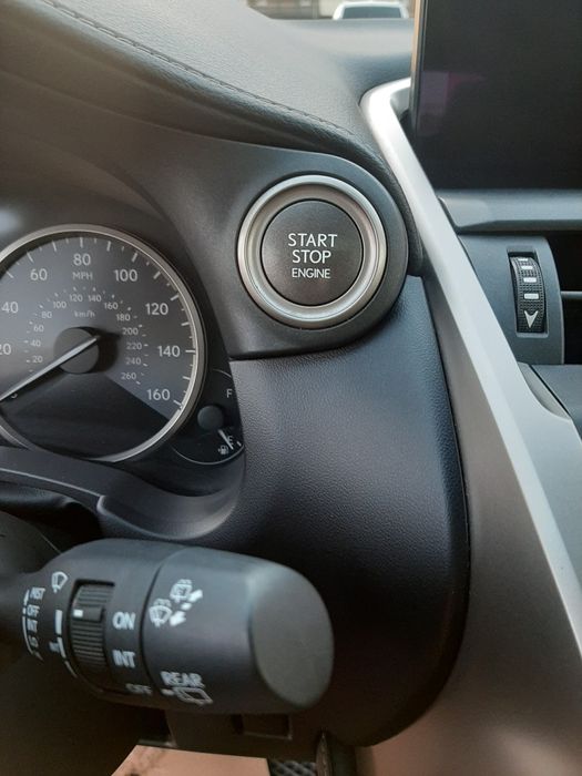 Продам Lexus NX 300