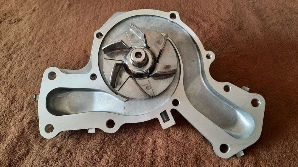 Помпа для автомобиля Митсубиси Паджеро-4