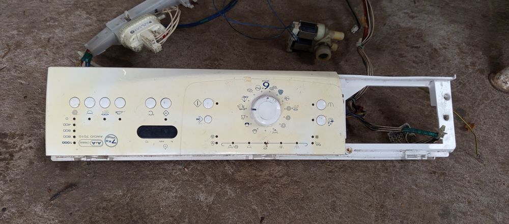 пералня whirpool цяла иши на части