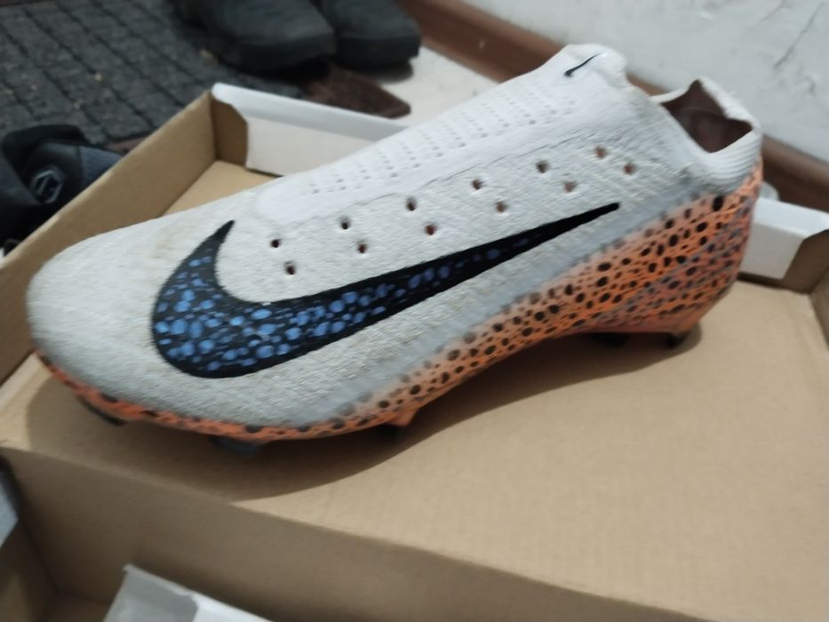 Футбольные бутсы vapor 16