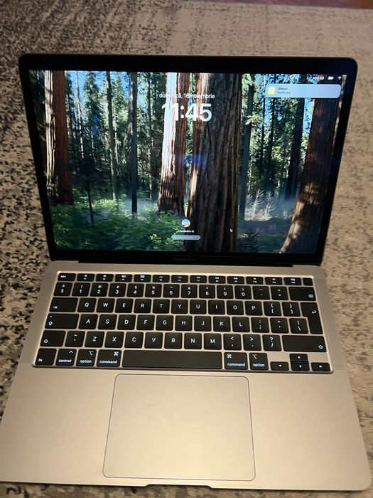 MacBook air 13 inch 256 gb