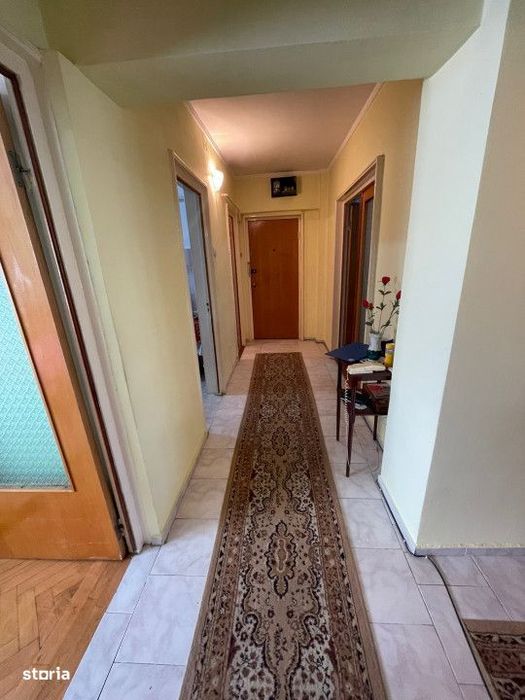 - Apartament 3 camere Calarasilor, suprafata totala 73mp