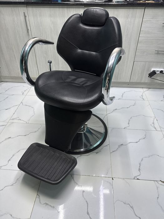 Парикмахерские кресло