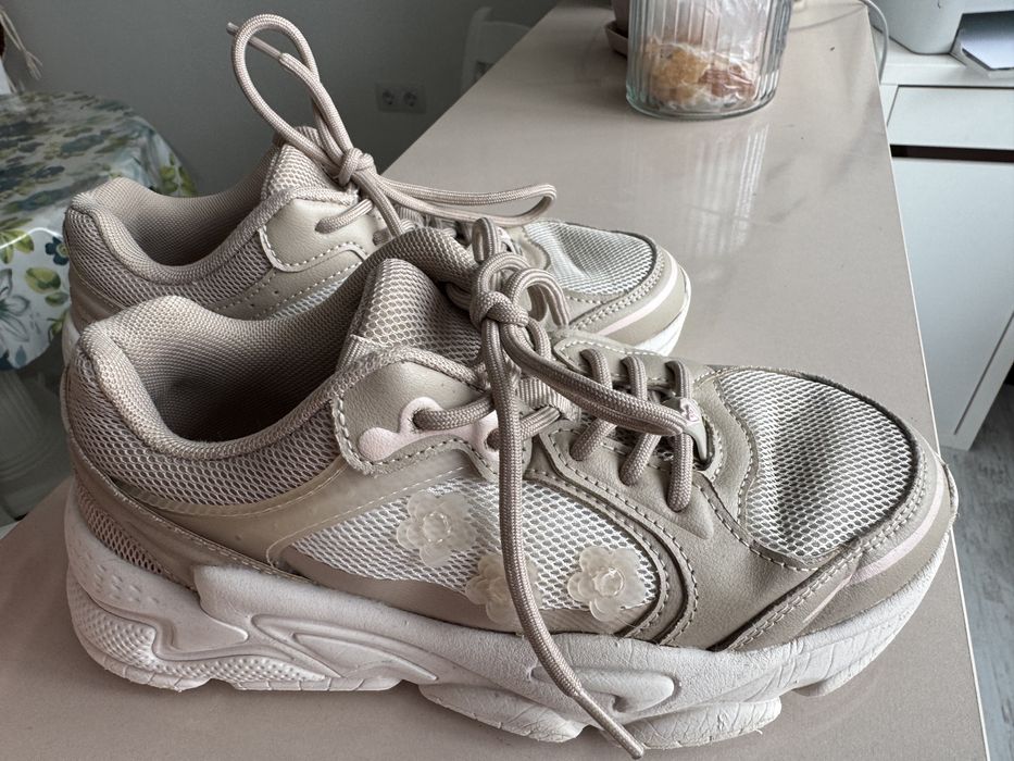 Сникърси ( маратонки)  Roxy