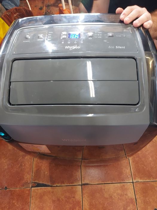 Мобилен климатик и обезвлажнител WHIRLPOOL