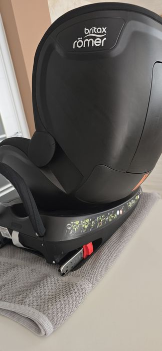 Столче за кола ISOFIX Britax Romer DUALFIX2 R , 0-18 кг, Въртящото се