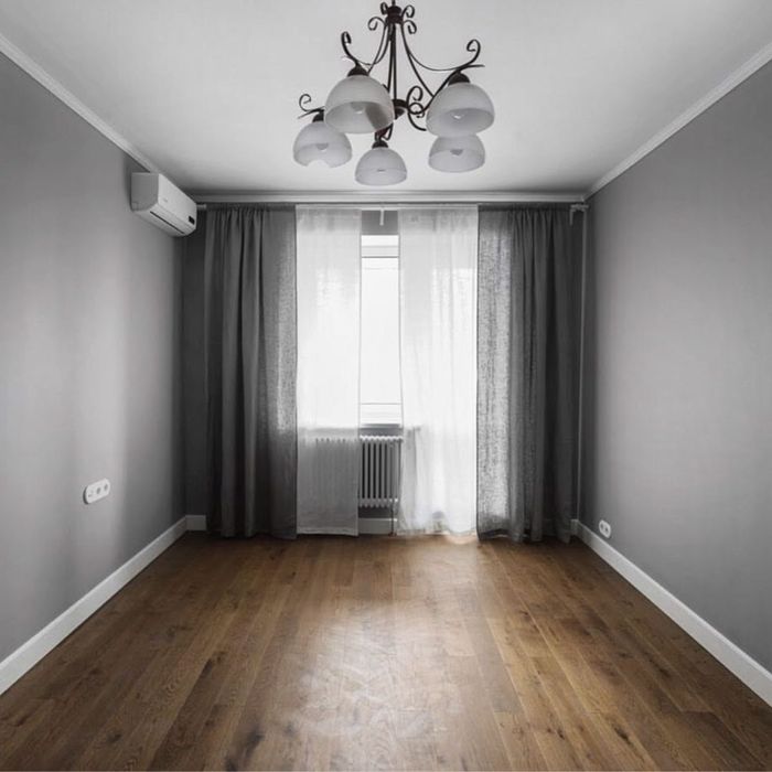 Покраска стен потолков.