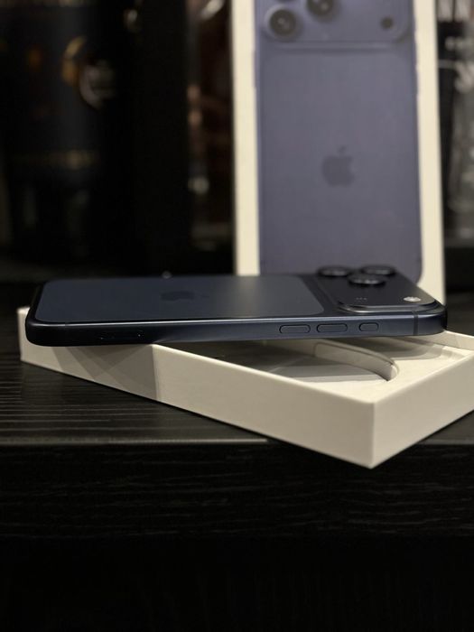 Iphone 17 Pro max Deep Blue 1TB - ГАРАНЦИОНЕН ДО 12/2027