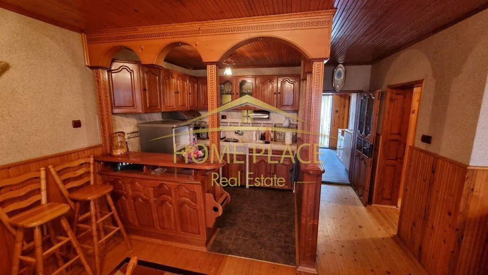 Дава се под наем Къща в Варна, Бриз - 160 кв.м за 1938 € - Снимка #1