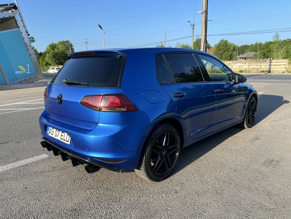 Vând Volkswagen Golf 7