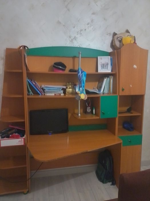 Детский шкаф с полками