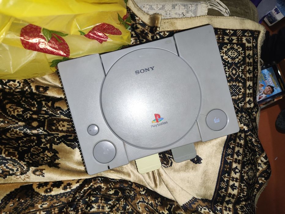 Продам Sony playstation 1 fat