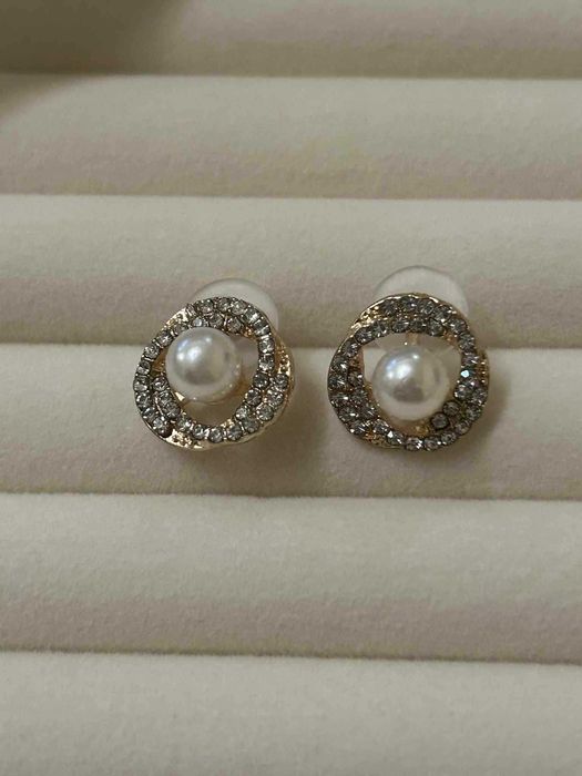 Нови дамски обици - различни видове