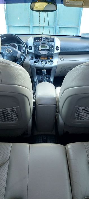 Toyota rav4  d4d 2oo8